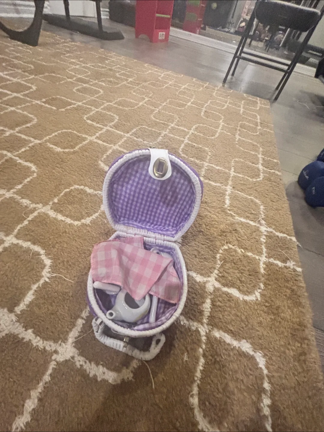 Kids Purple Wicker Tea Set Picnic Basket image indicator(3)