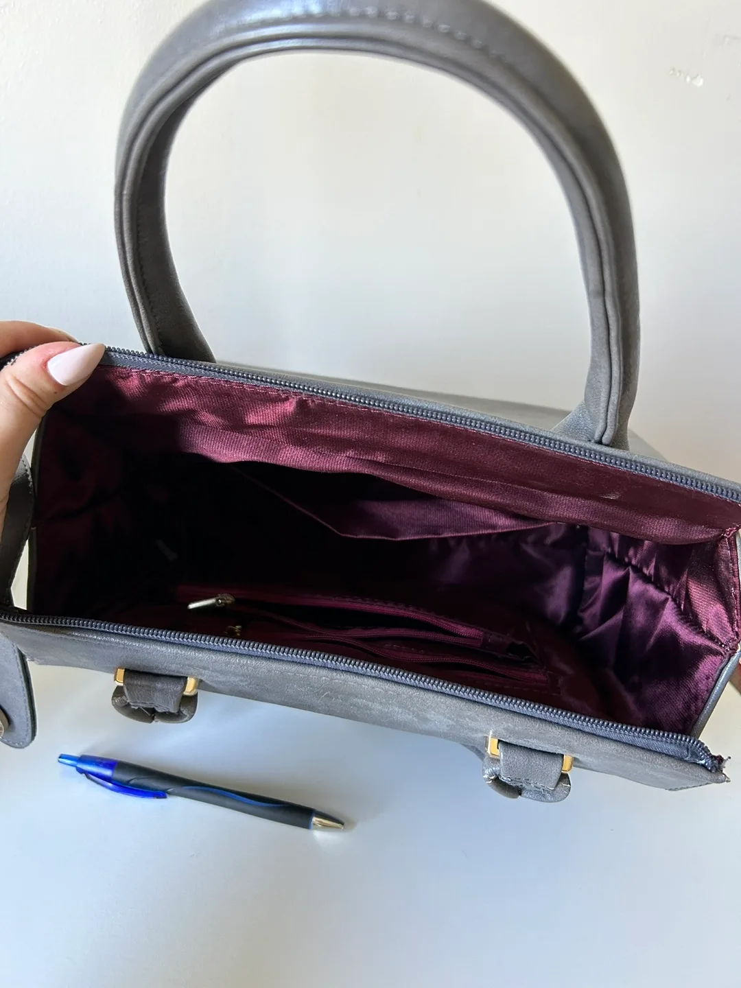 Grey Handbag image indicator(4)