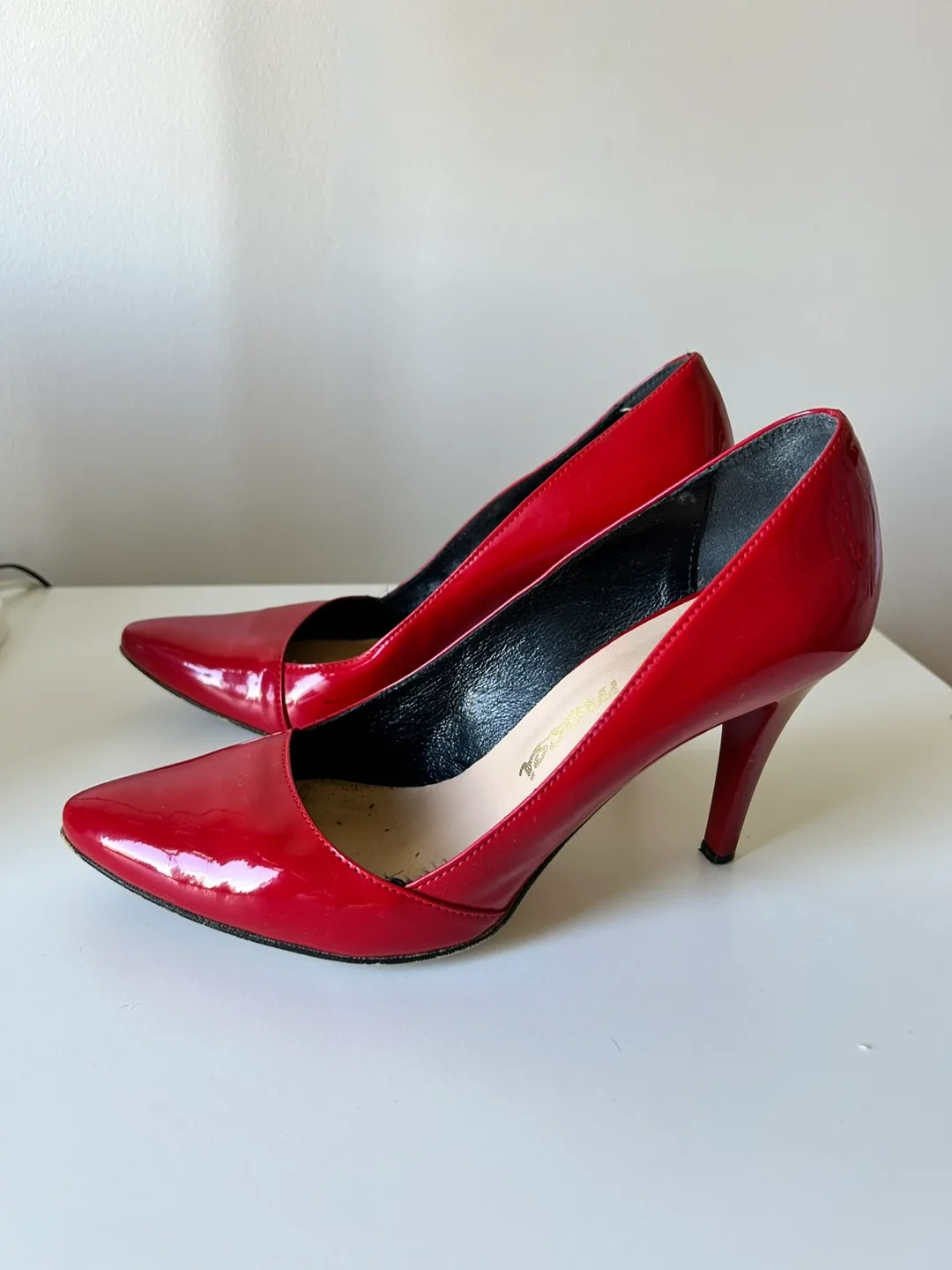 Red Heels - Size 9 image indicator(3)
