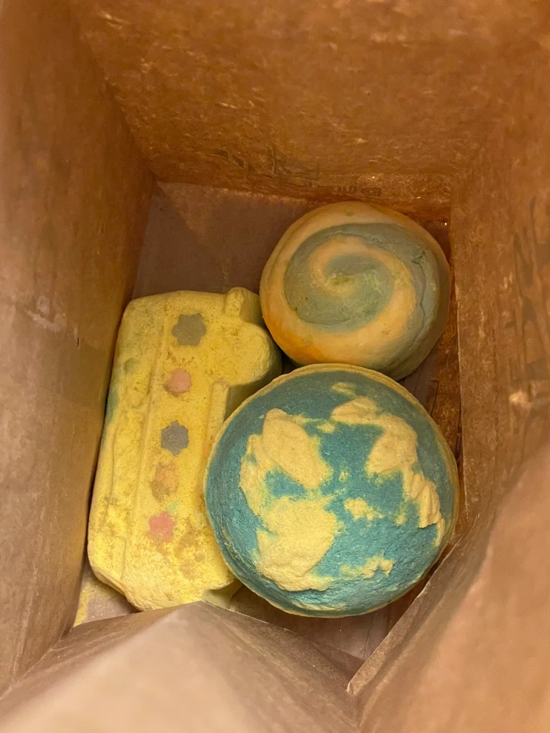 Lush Bath Bombs image indicator(2)