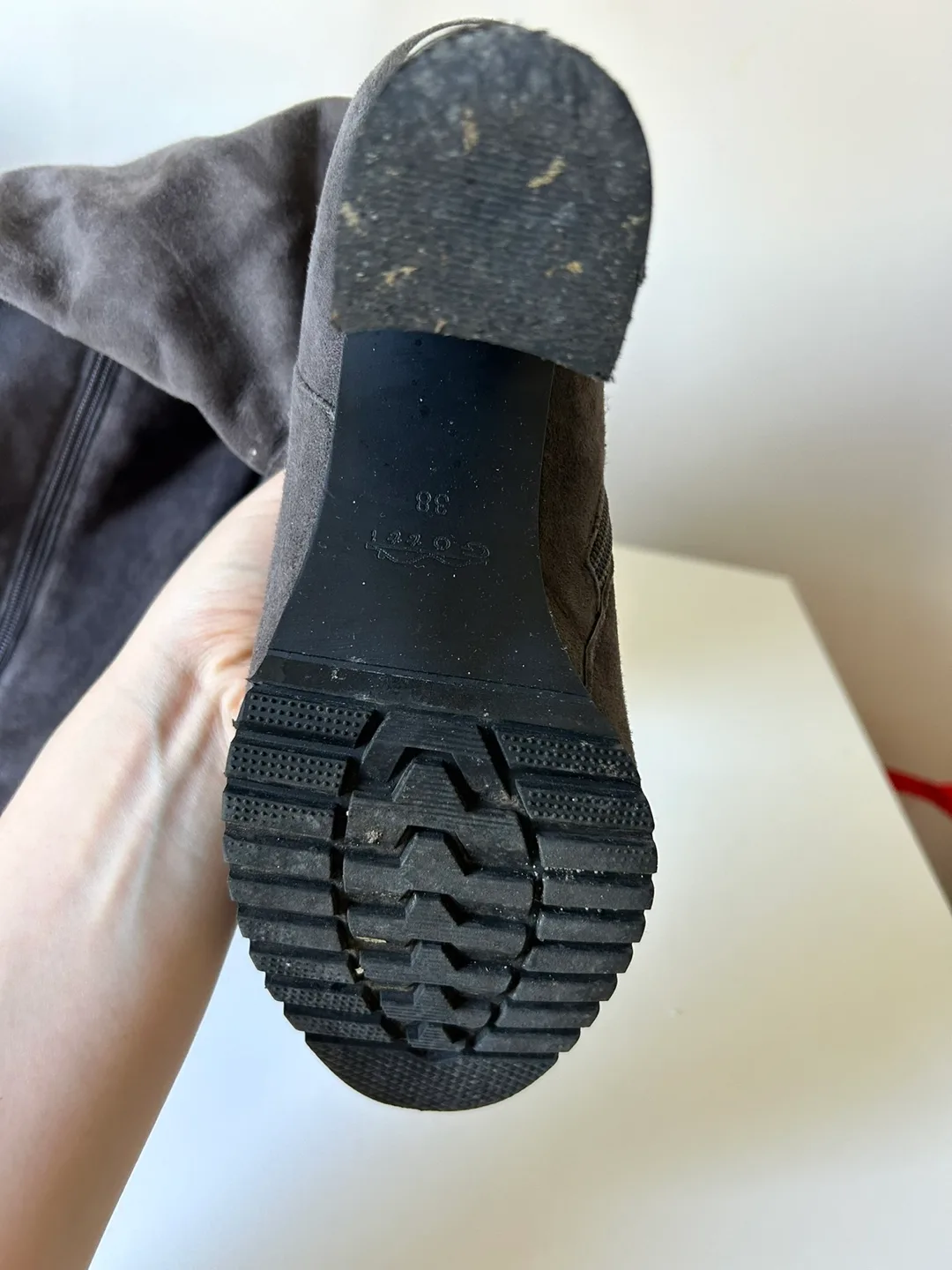 Grey Over-the-Knee Boots - Size 8 image indicator(4)