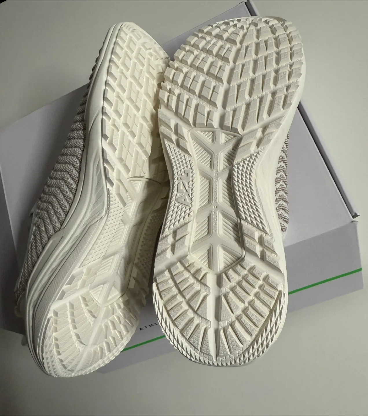 APL TechLoom Traveler Shoes - Ivory/Sandstone - Size 8 image indicator(4)