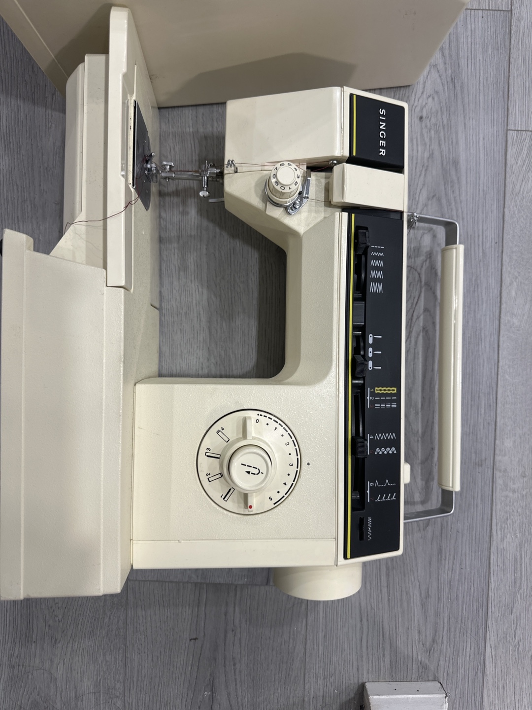 Singer Sewing Machine - New in Box - photo 2