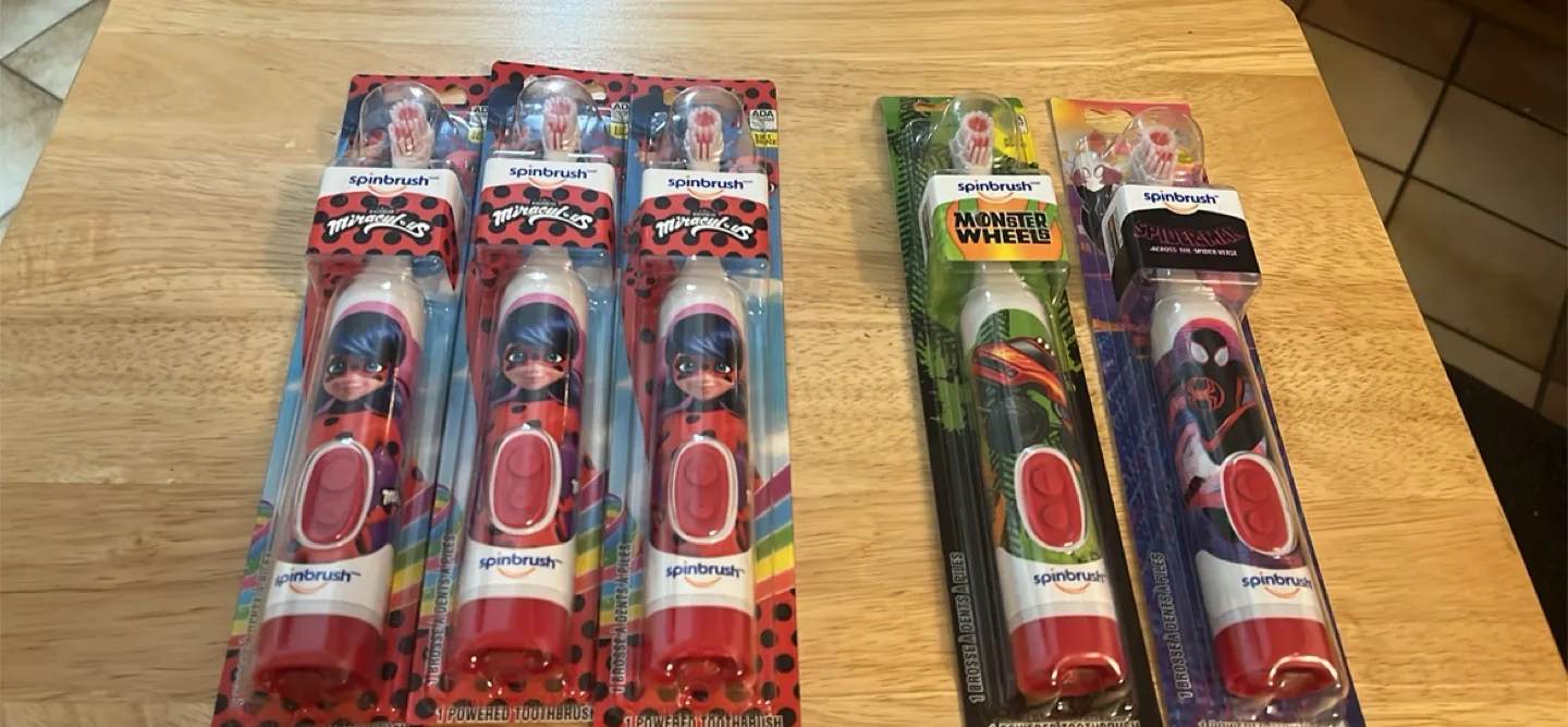 Spinbrush Kids Powered Toothbrush Bundle thumbnail