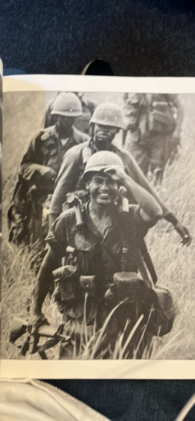 The Vietnam Experience: Combat Photographer Book - photo 4