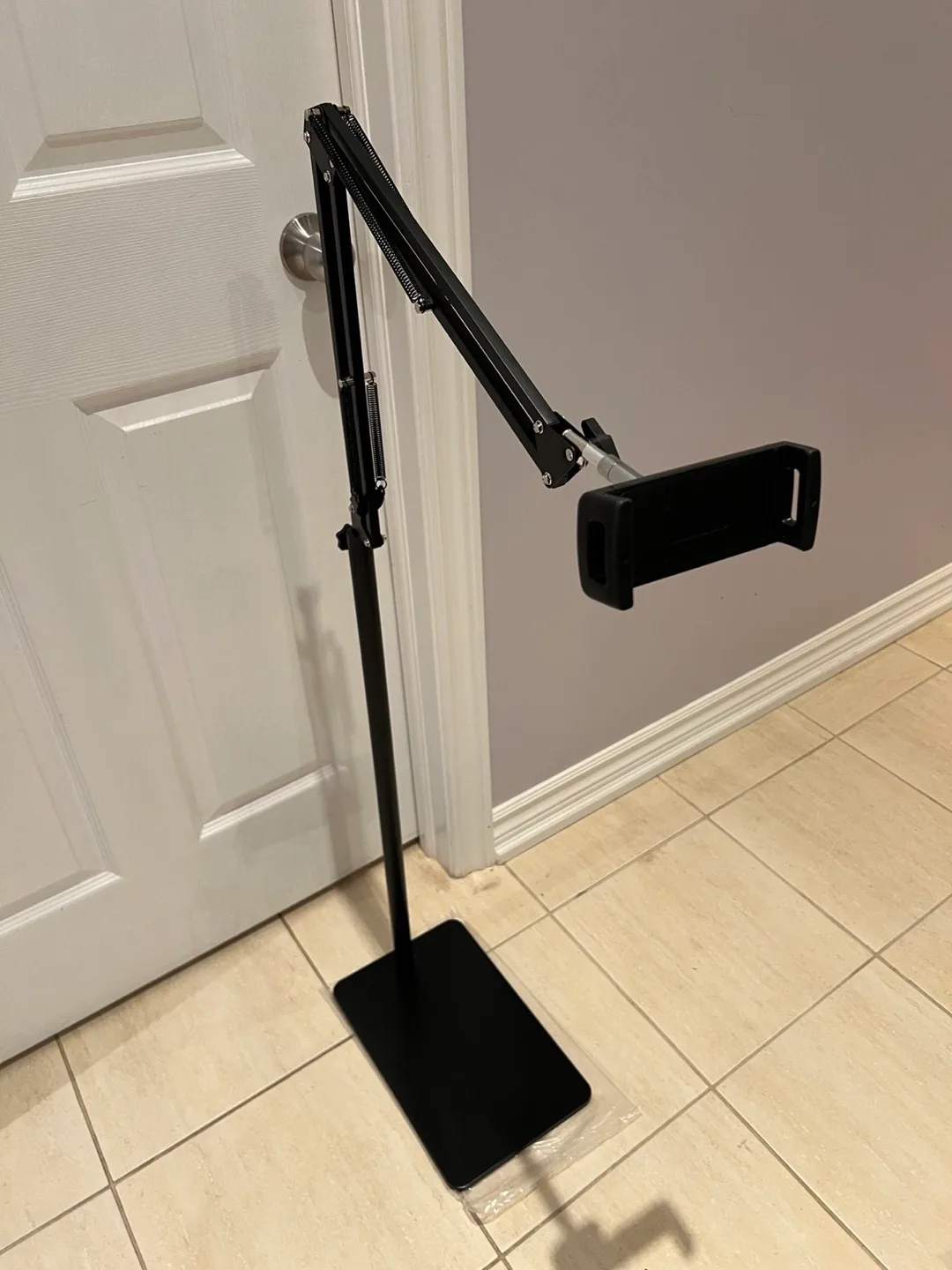 Adjustable Tablet/Phone Floor Stand image indicator(4)