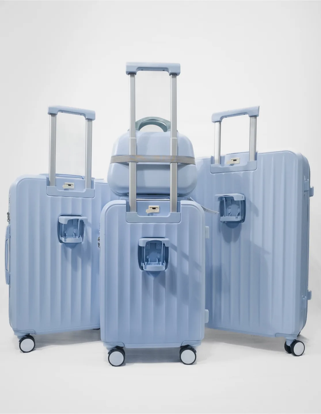 Brand New Luggage Set - 4 Piece thumbnail