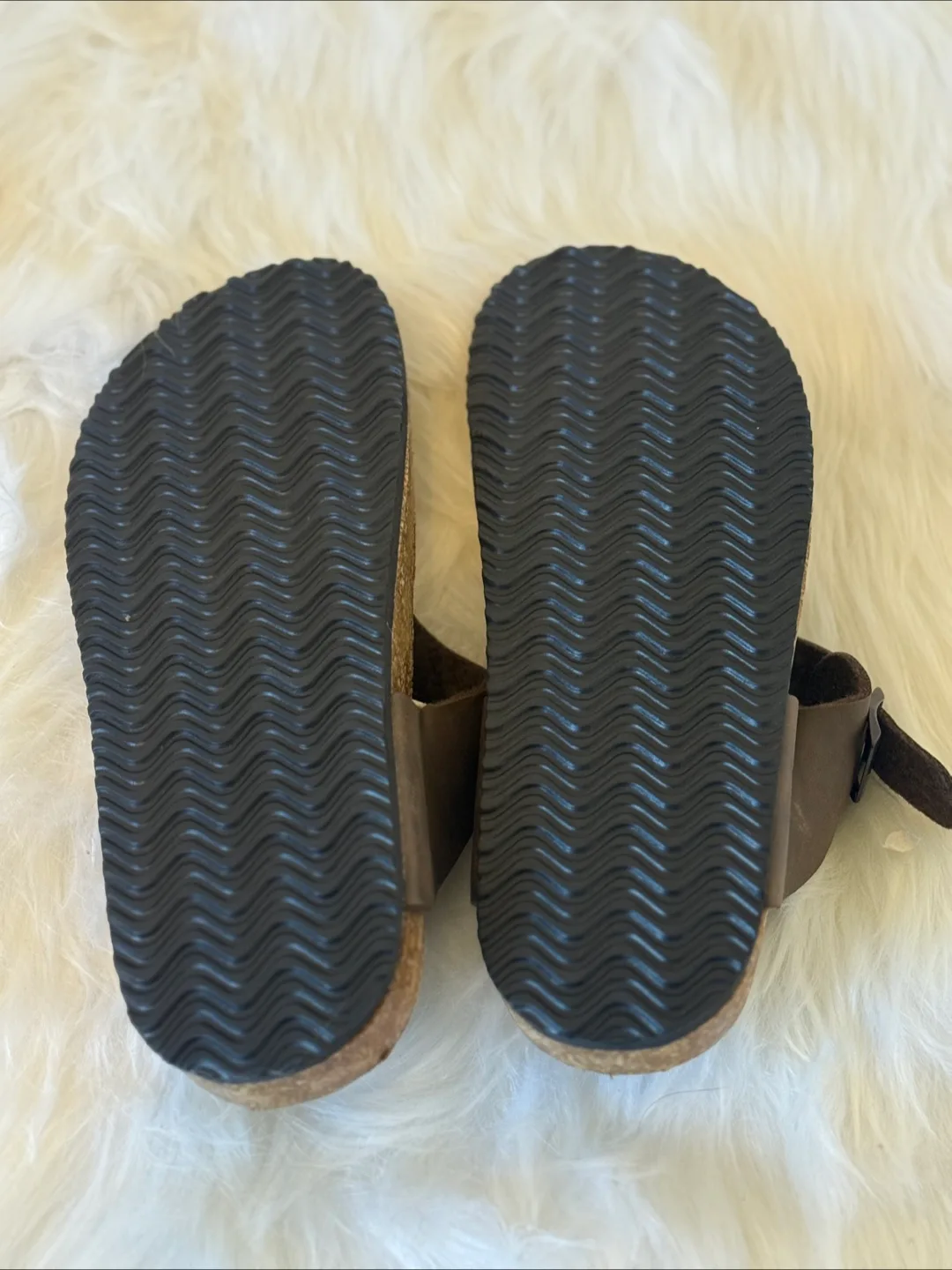 Time & Tru Brown Thong Sandals - Size 10 - New image indicator(4)