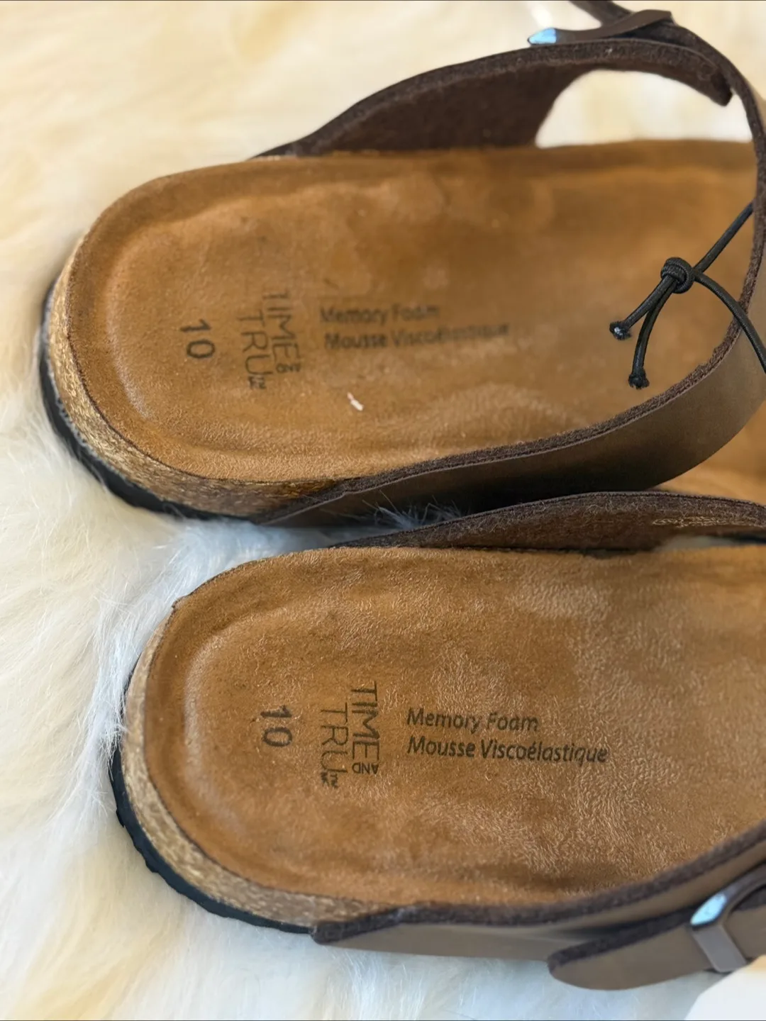 Time & Tru Brown Thong Sandals - Size 10 - New image indicator(7)