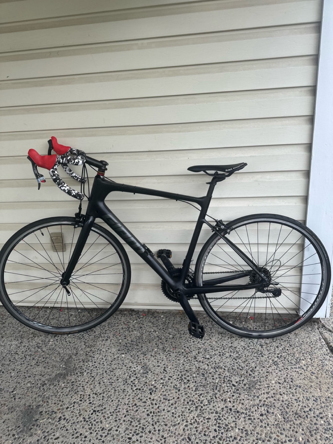 Giant Defy Advanced 2 Carbon fiber road bike - photo 2