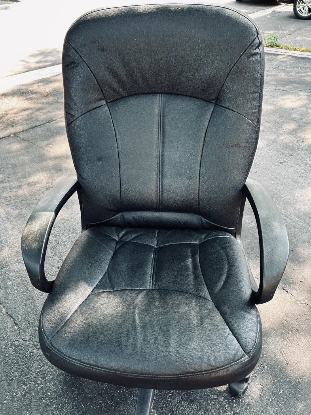 Black Office Chair - photo 2