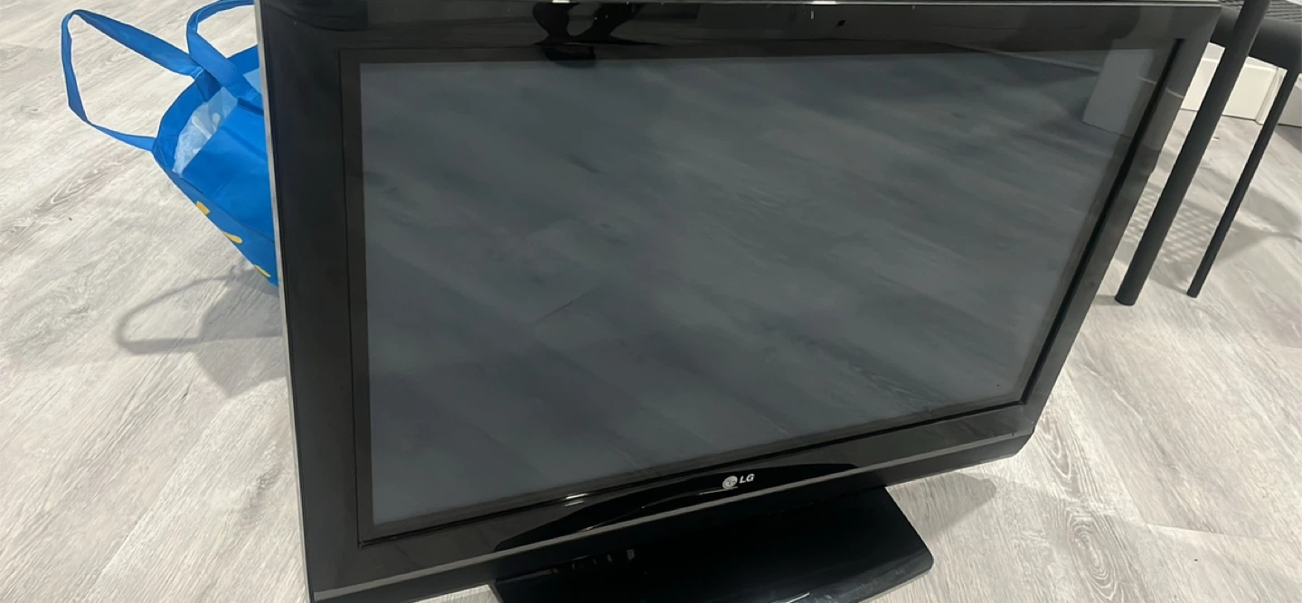 LG 32PC5RV 32" Plasma TV + Remote