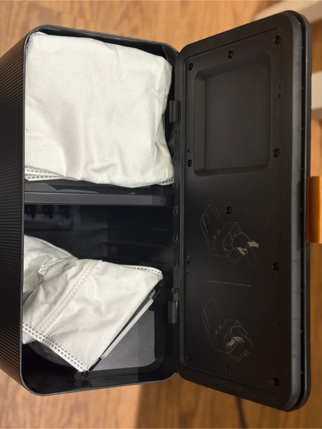 Roomba J5+ Combo Robot Vacuum and Mop image indicator(4)