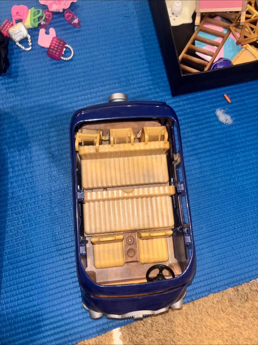 Calico Critters Caravan Family Camper & Car image indicator(3)