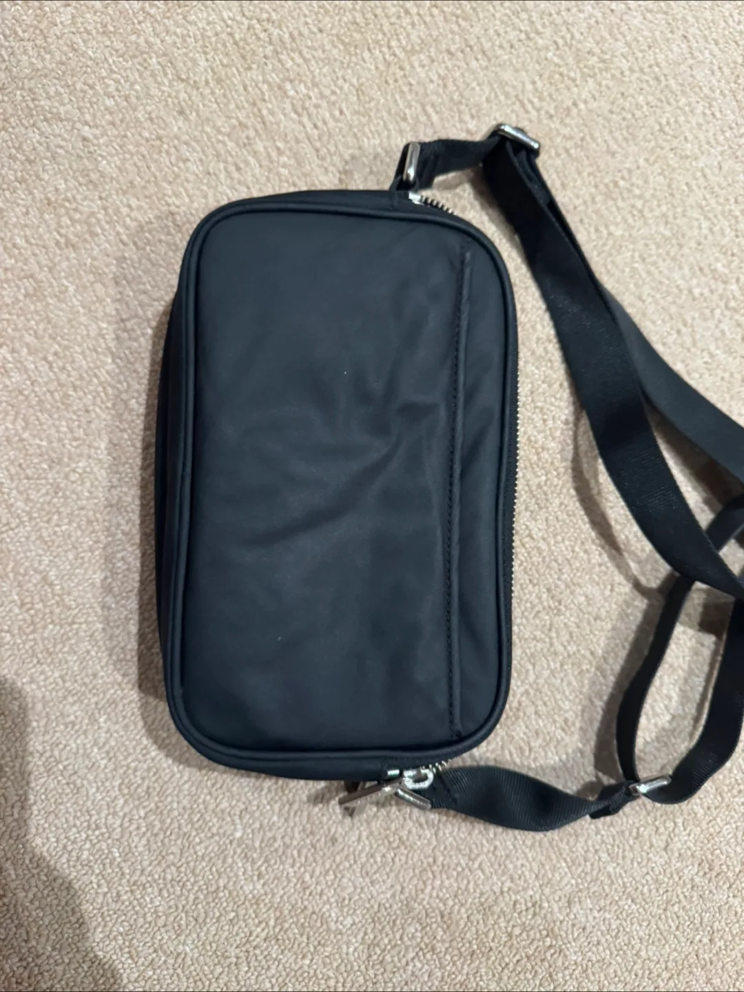 Lululemon Crossbody Camera Bag 2L image indicator(3)