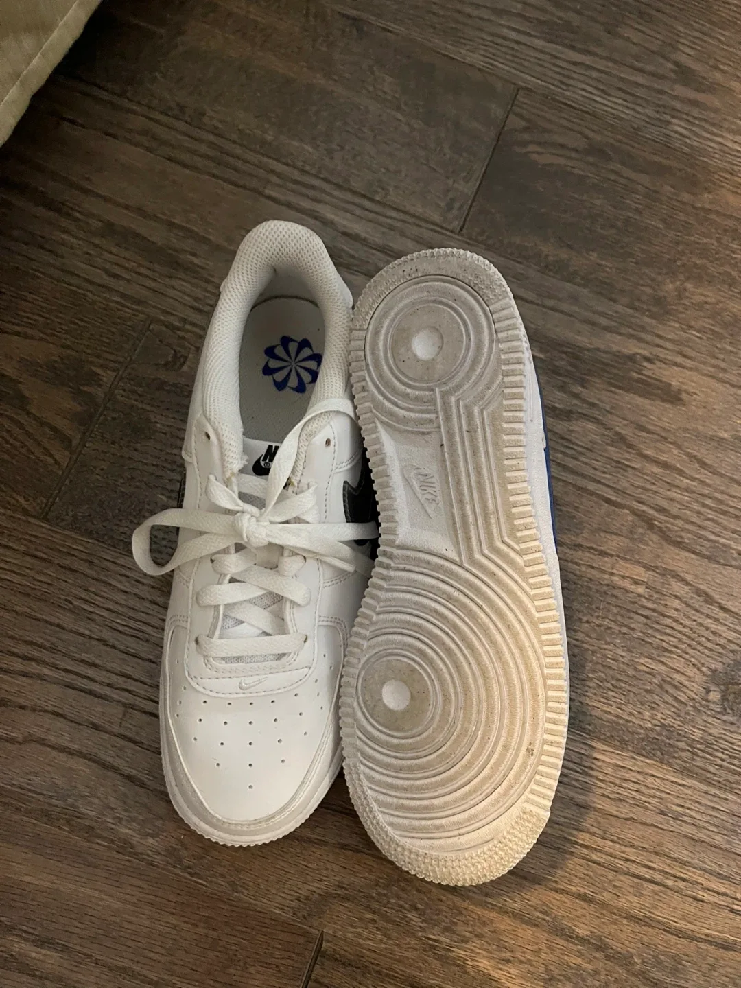 Nike Air Force 1 (White) image indicator(3)