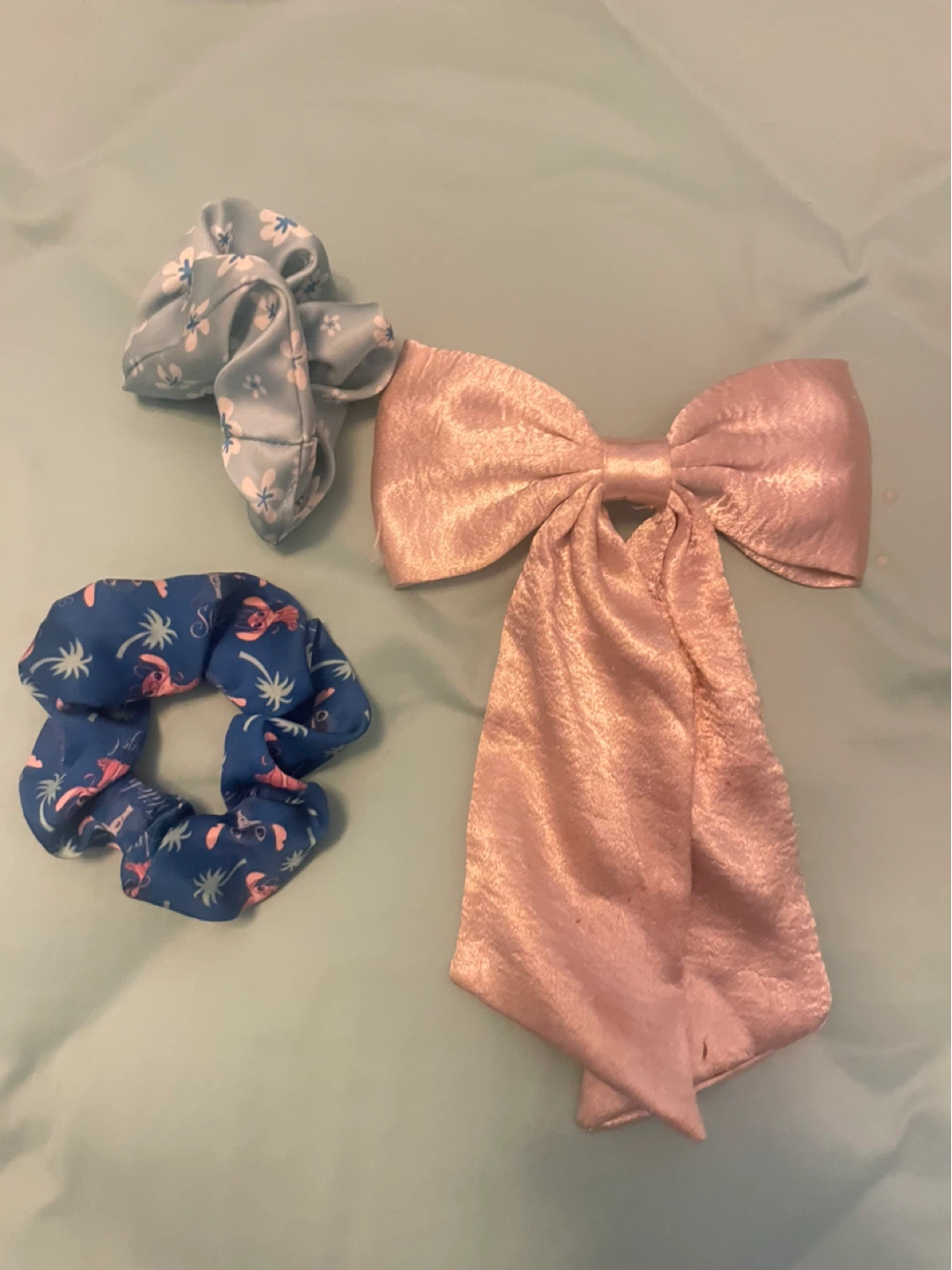 Hair Accessories: Scrunchies & Bow