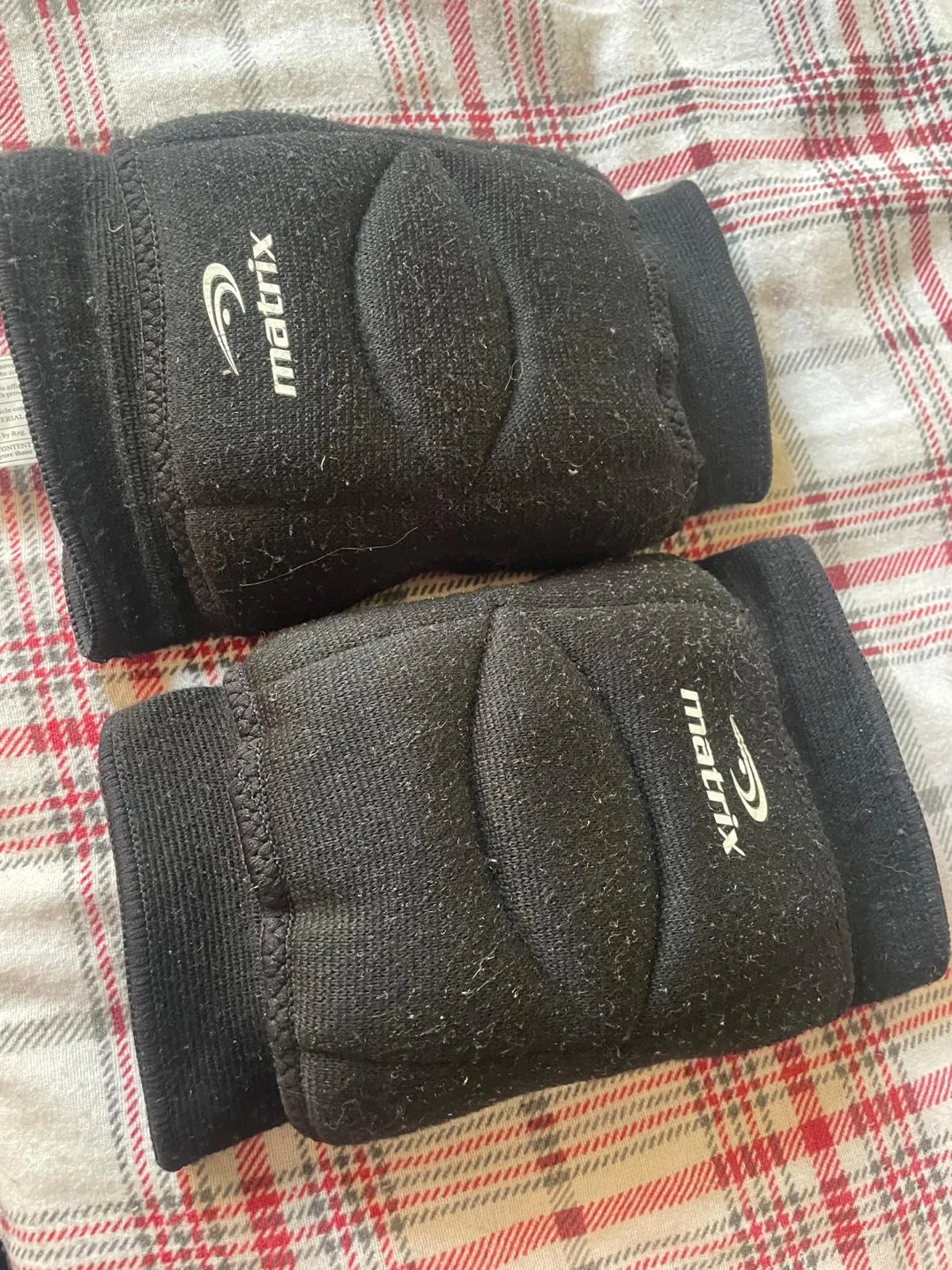Matrix Volleyball Knee Pads - Size M thumbnail