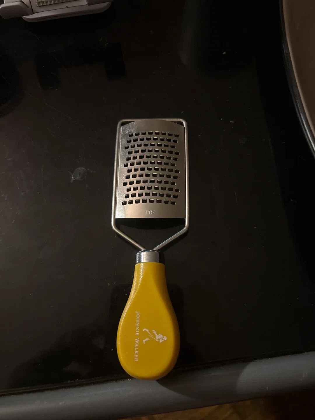 4 Yellow Handheld Graters 🧡 thumbnail