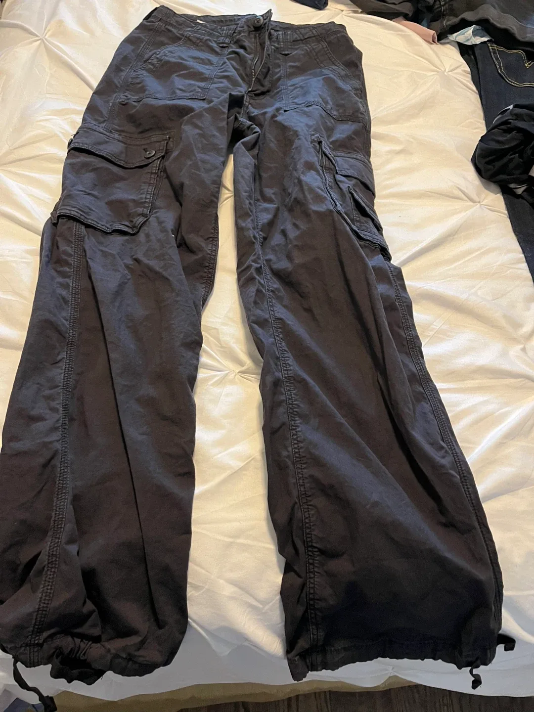 American Eagle Black Cargo Pants thumbnail