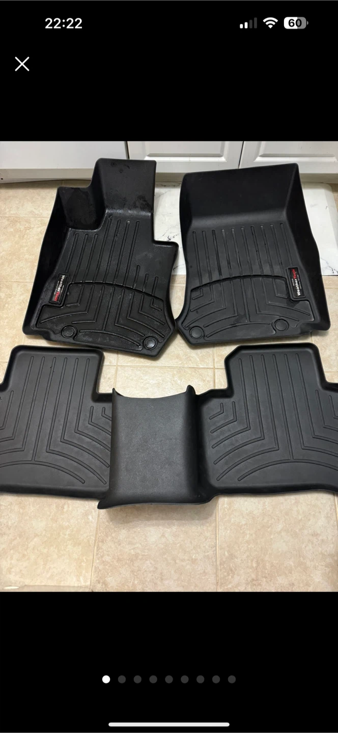 selling glc 300 2021 weathertech floor mat,   mint condition