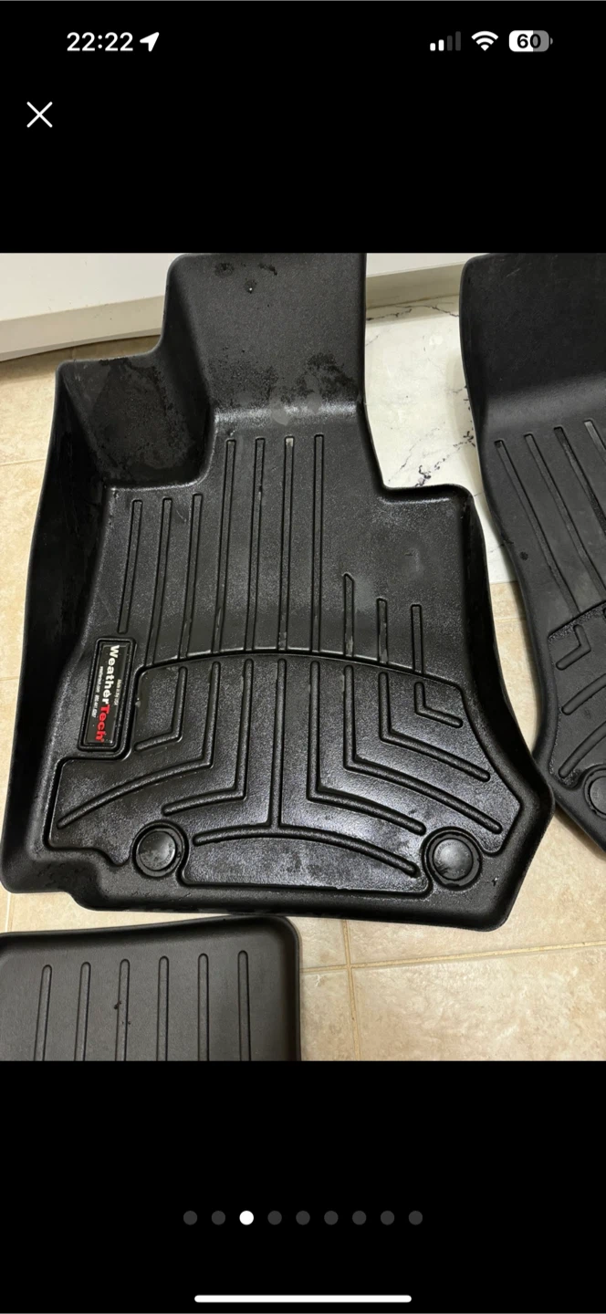 selling glc 300 2021 weathertech floor mat,   mint condition - photo 3