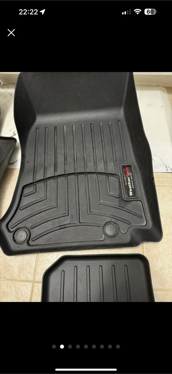 selling glc 300 2021 weathertech floor mat,   mint condition - photo 2