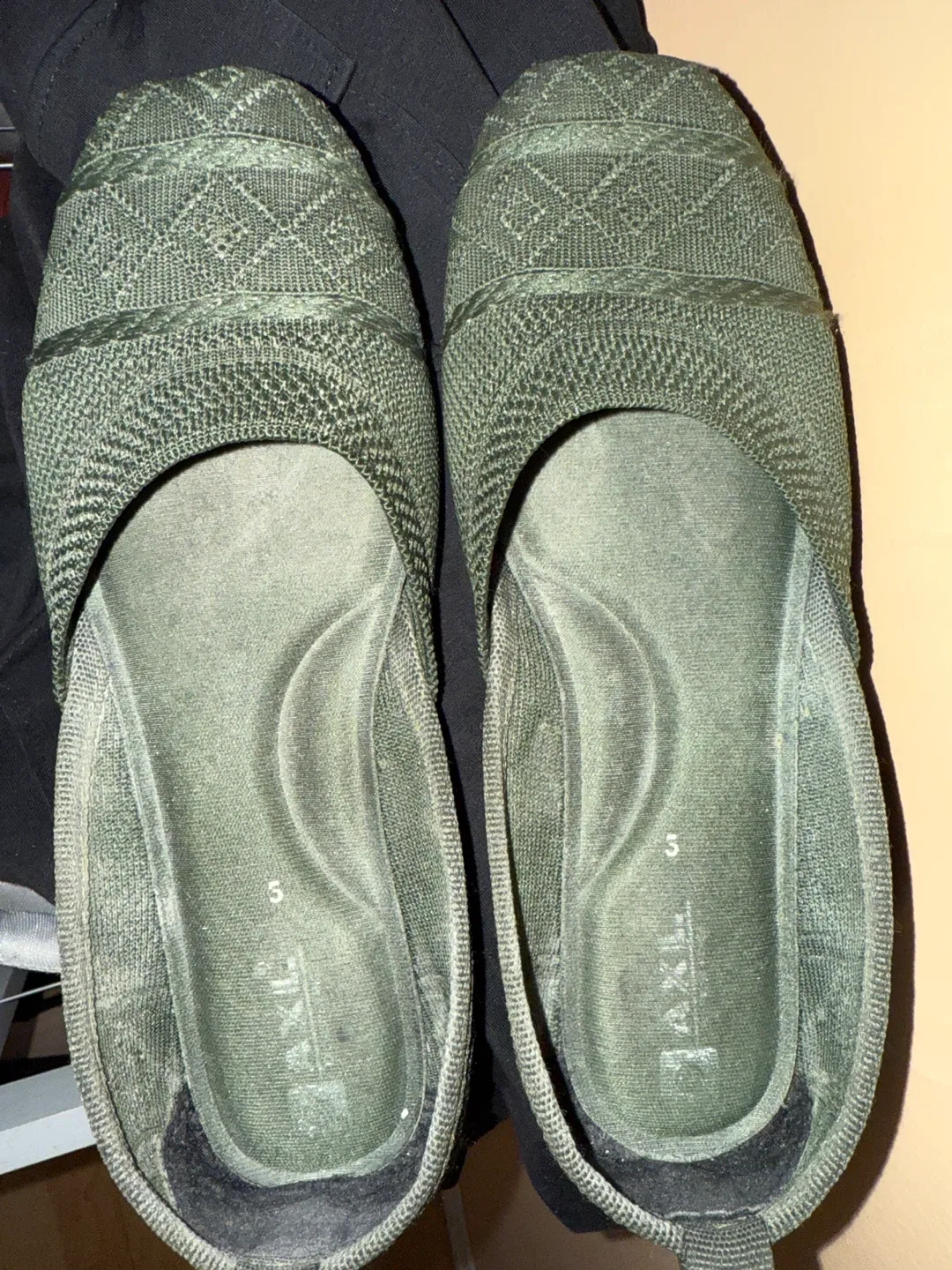 AXL Green Slip-on Shoes - Size 5 thumbnail