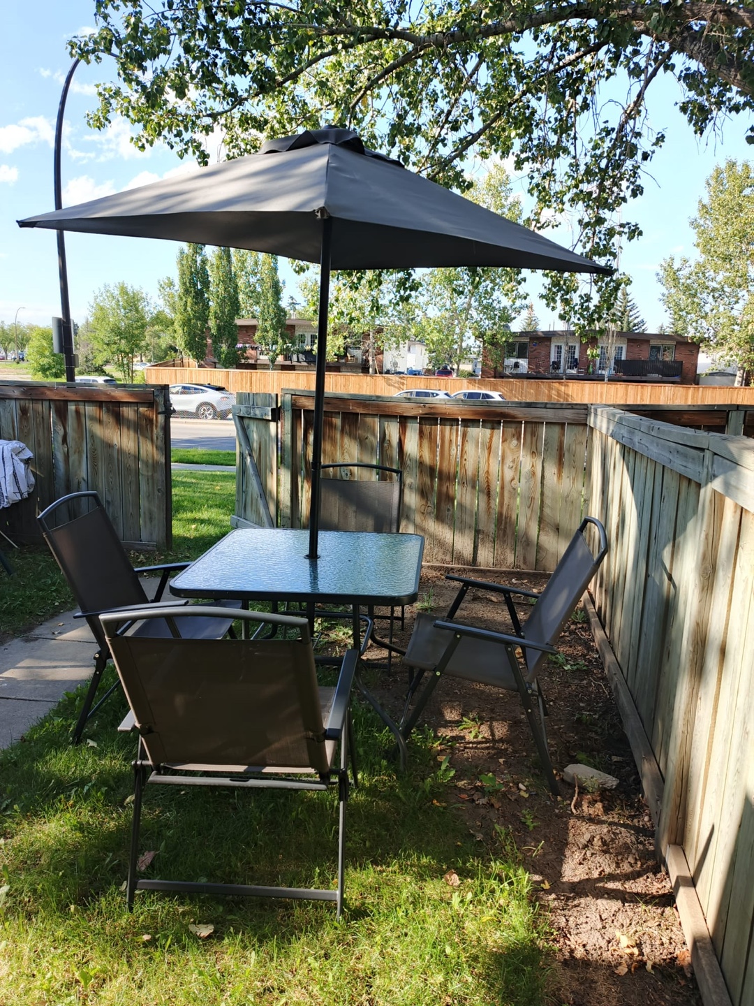 Patio Set - Table, Umbrella and 4 Chairs - photo 4