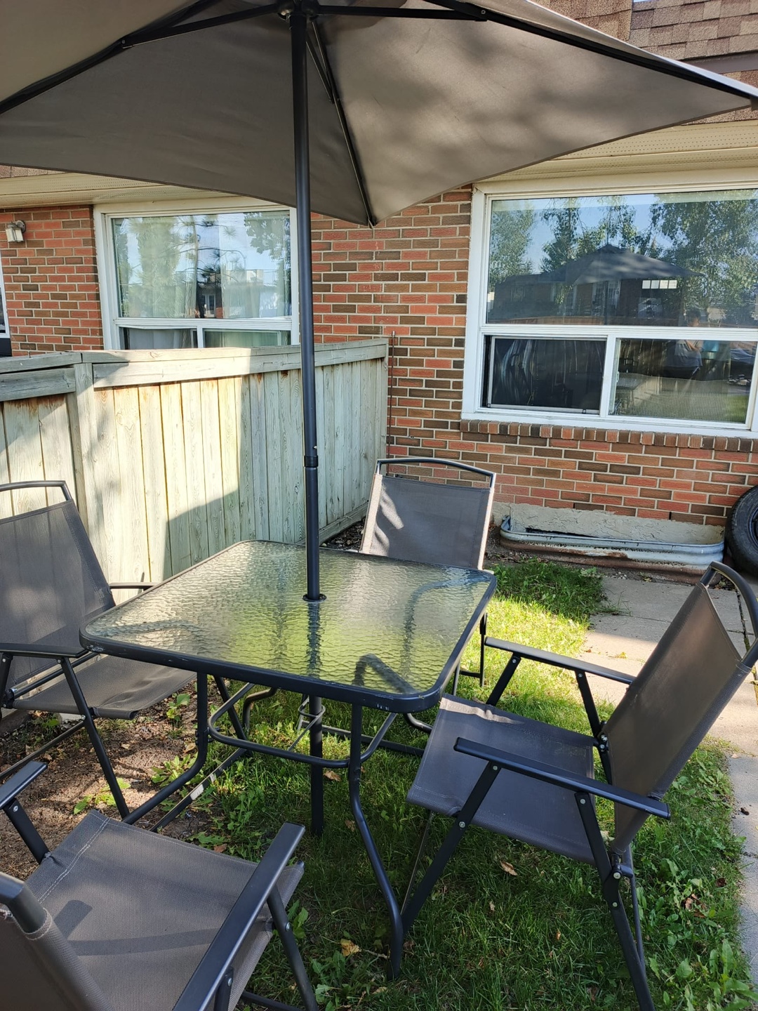 Patio Set - Table, Umbrella and 4 Chairs - photo 5