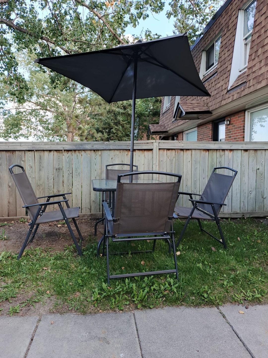 Patio Set - Table, Umbrella and 4 Chairs - photo 3