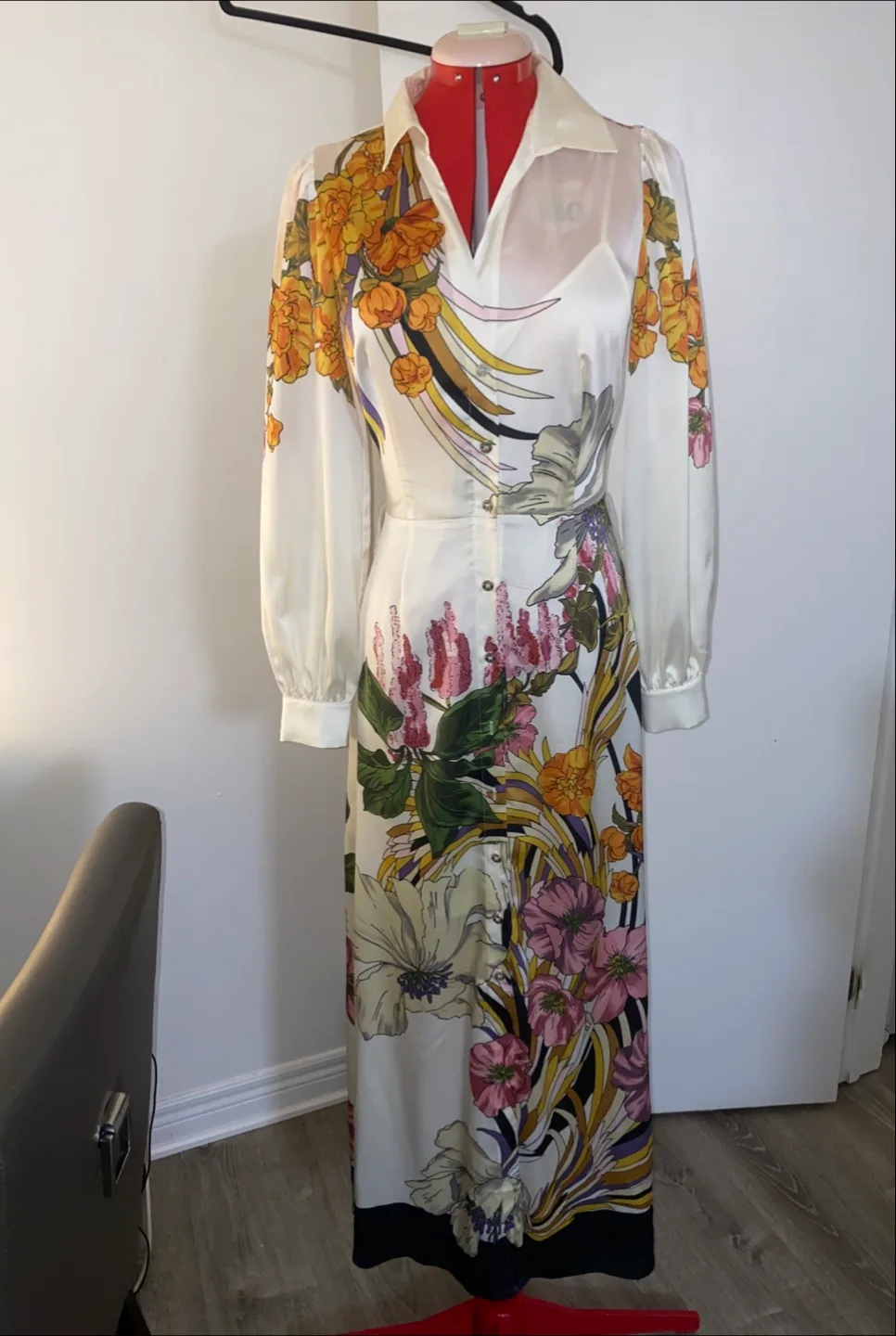 Marciano Guess silk Floral Maxi Dress - Size 6 image indicator(4)
