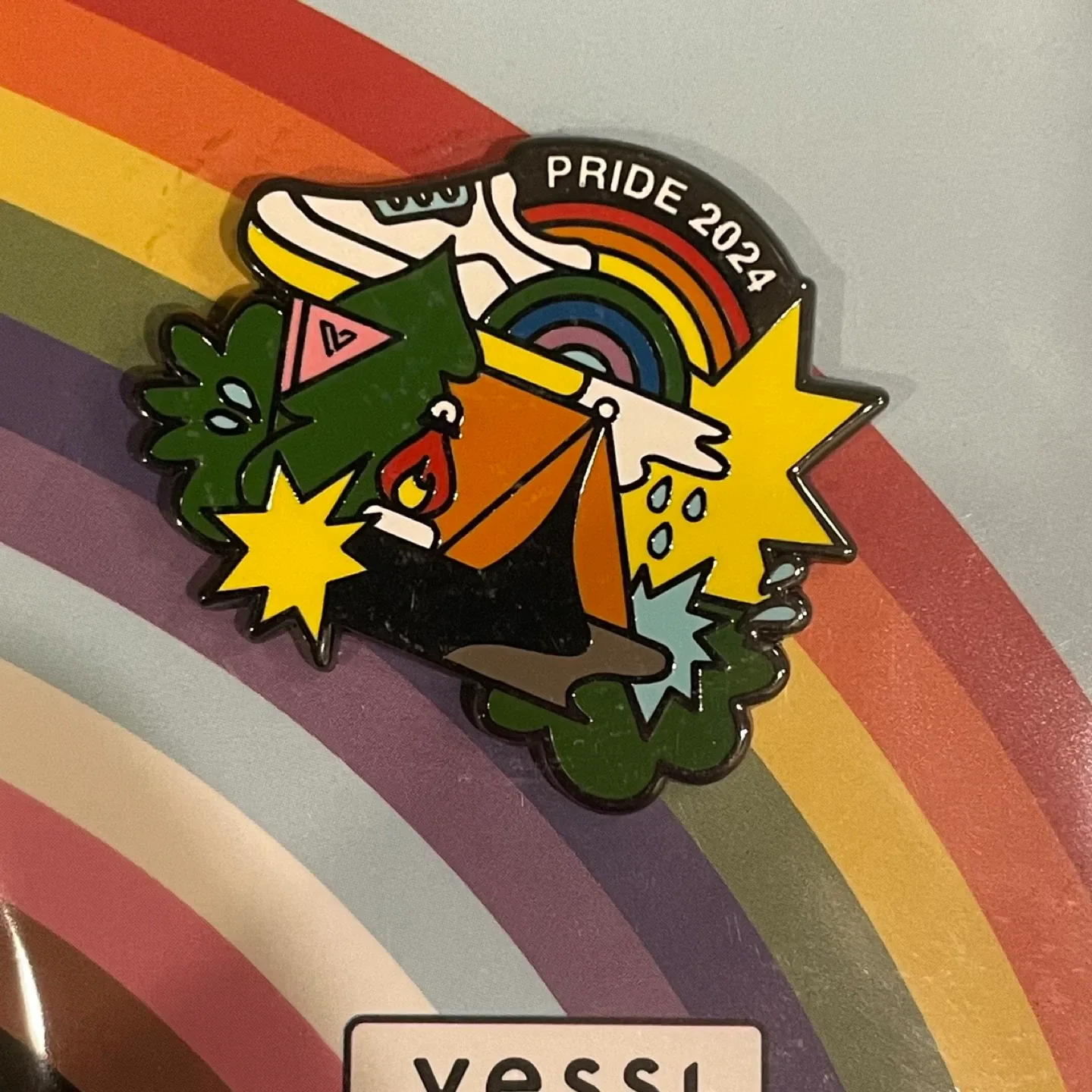 Vessi Pride ‘24 Pin image indicator(2)