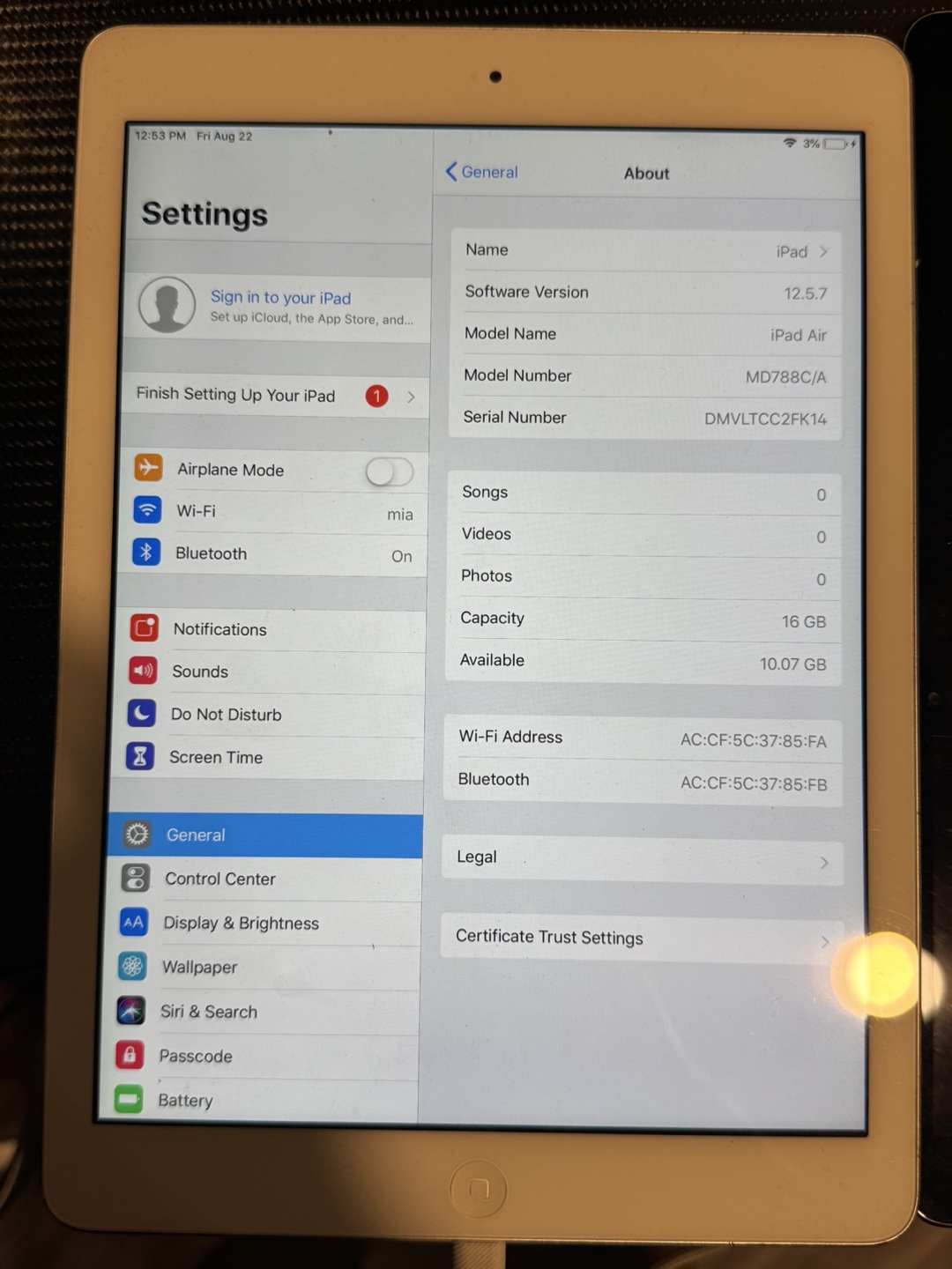 Apple iPad Air 16GB - Great Condition!