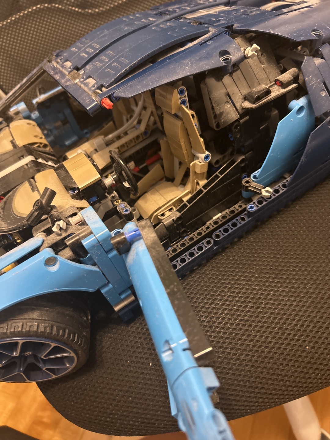 Lego Technic Bugatti Chiron - photo 2
