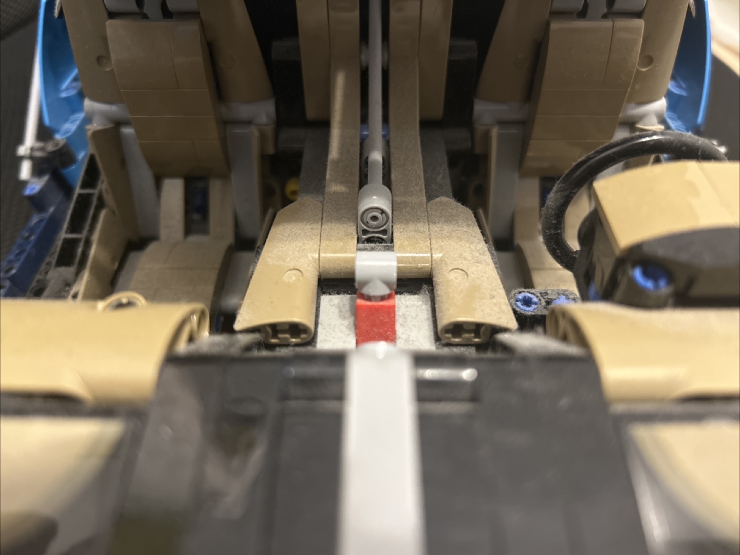 Lego Technic Bugatti Chiron - photo 3