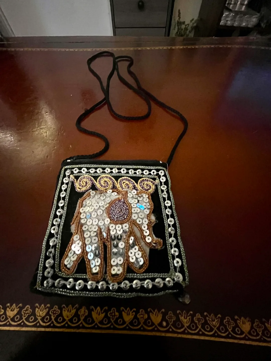 Elephant Sequin Beaded Shoulder Bag image indicator(2)