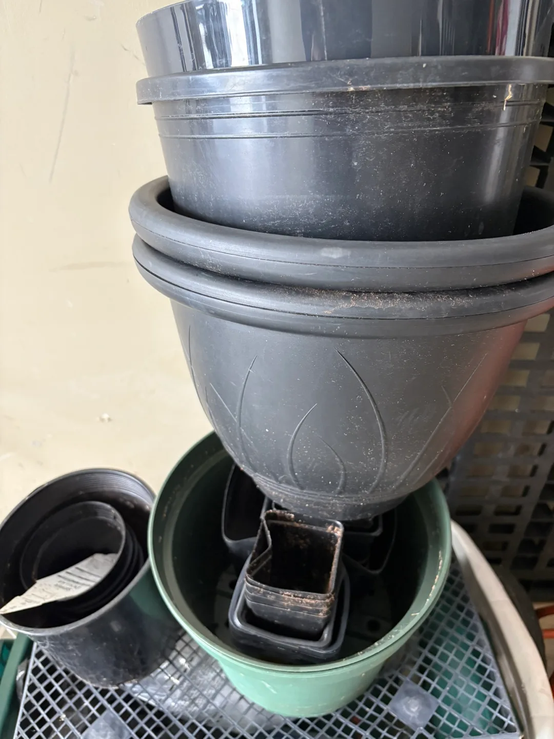 Assorted Used Plant Pots thumbnail