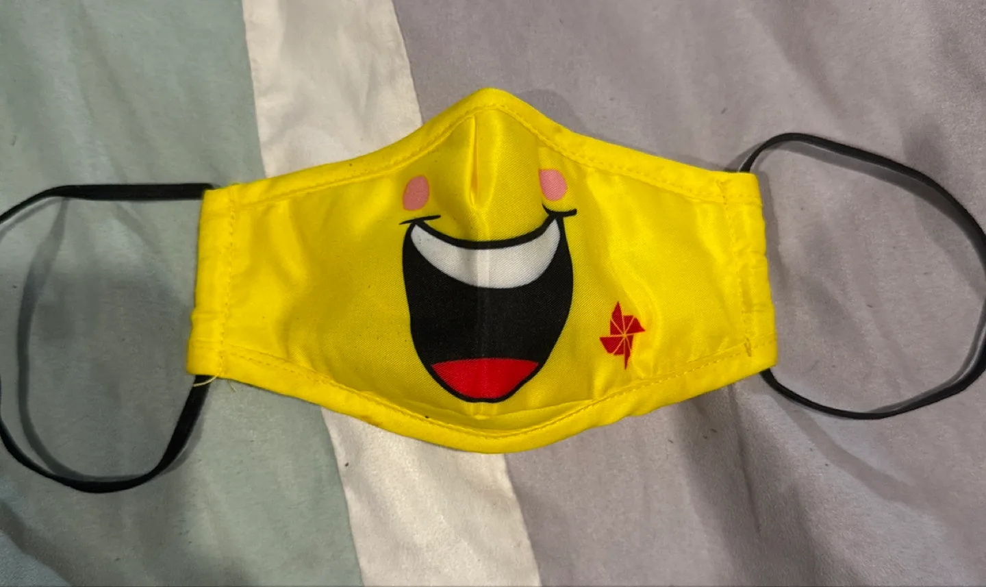 Kids Yellow Smiley Face Mask thumbnail