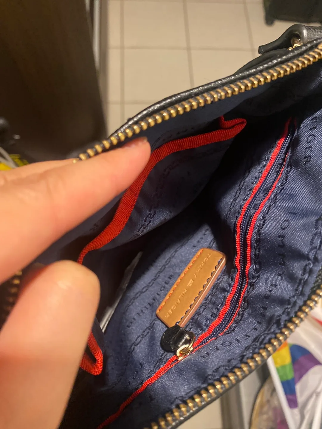 Tommy Hilfiger Black Crossbody Purse Bag image indicator(2)