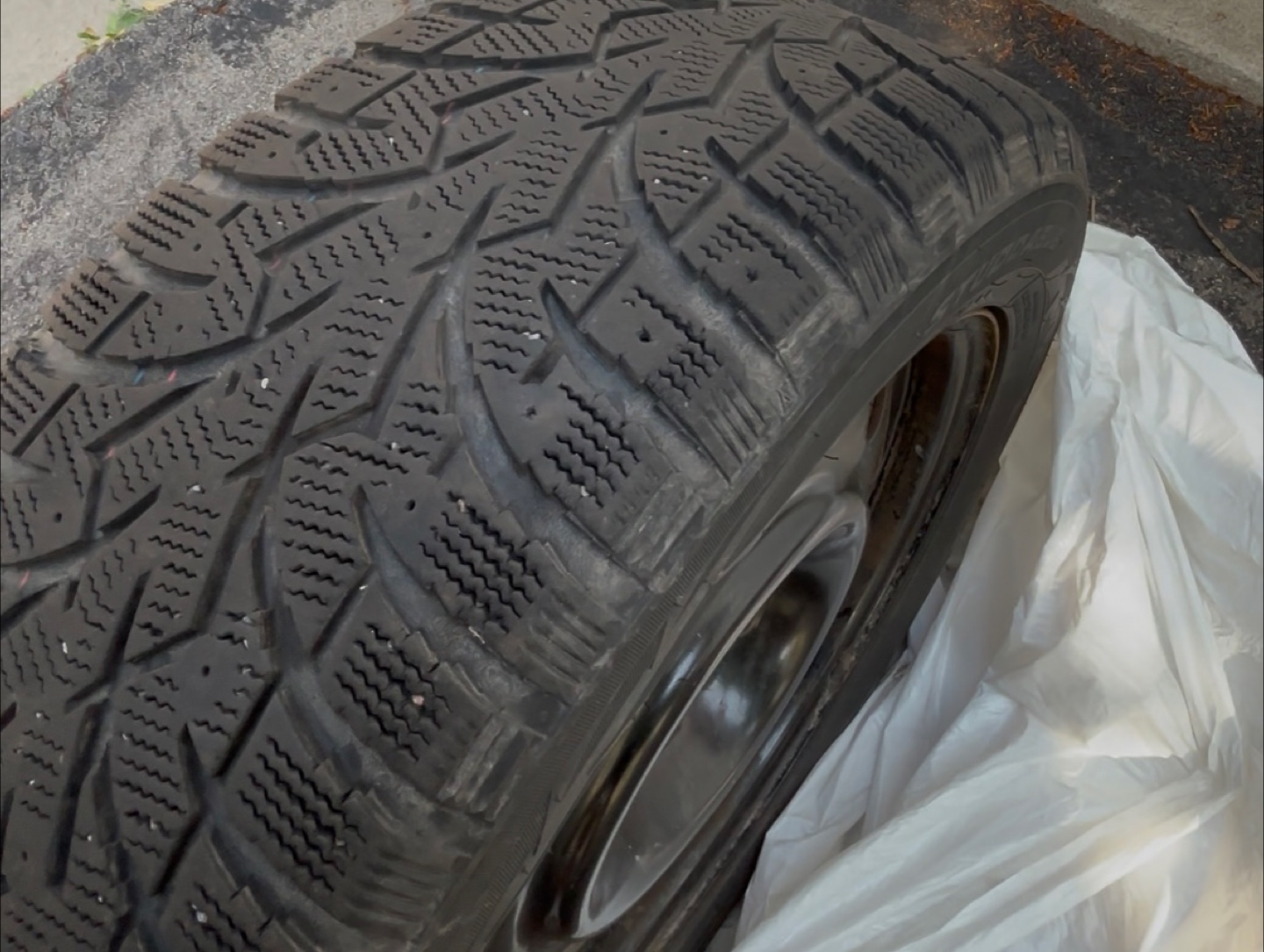 Studded Winter Tire 215/55R17 - photo 3