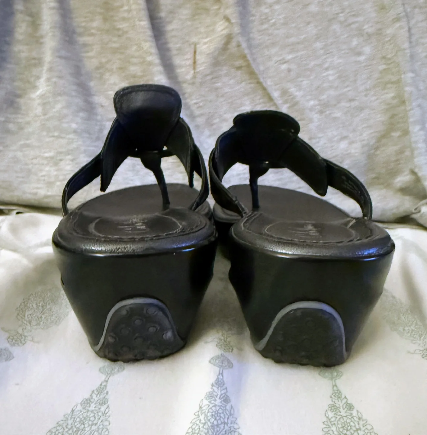 Cole Haan x Nike Air Black Leather Thong Sandals image indicator(3)