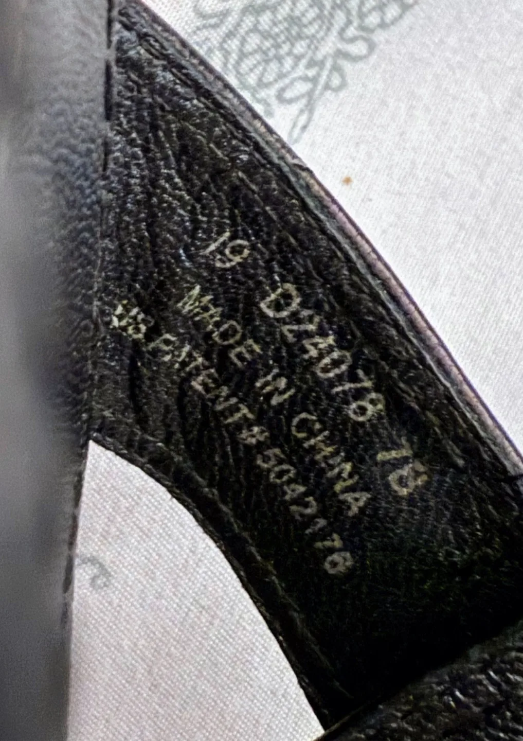 Cole Haan x Nike Air Black Leather Thong Sandals image indicator(9)