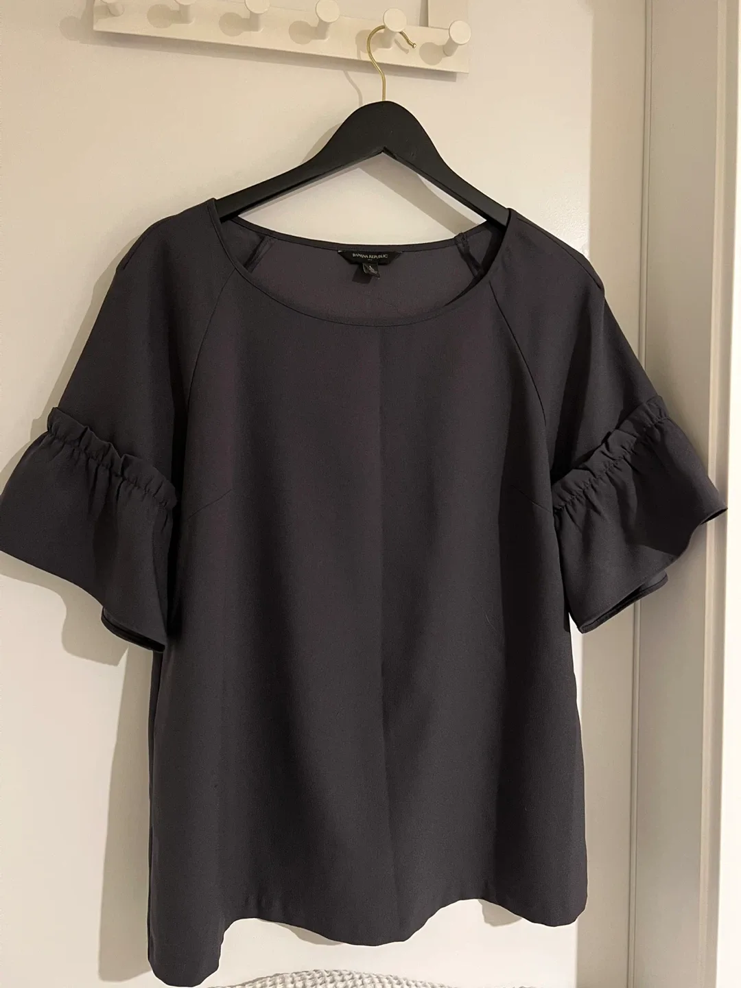 Banana Republic Gray Blouse - Size L thumbnail