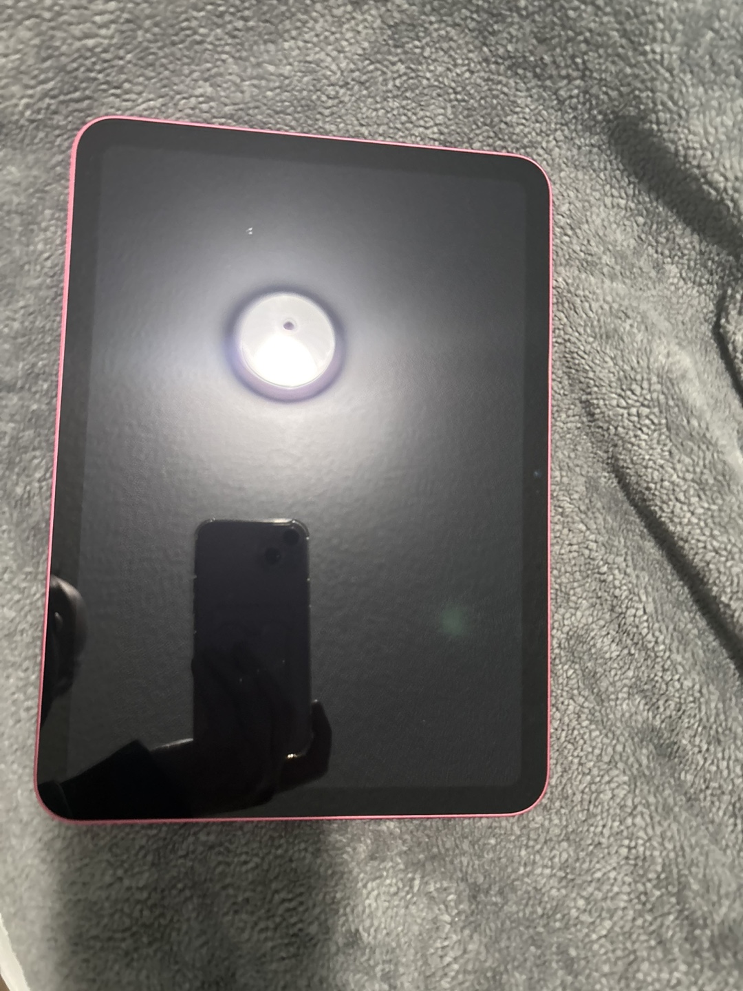 Pink iPad 10th gen - photo 2