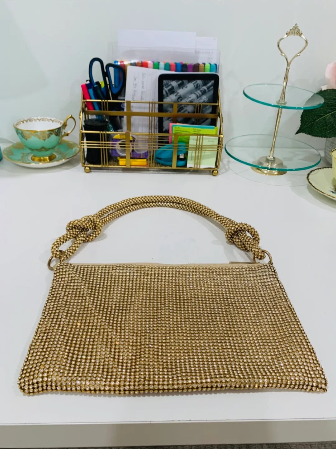 ✨Sparkly gold handbag✨ image indicator(4)