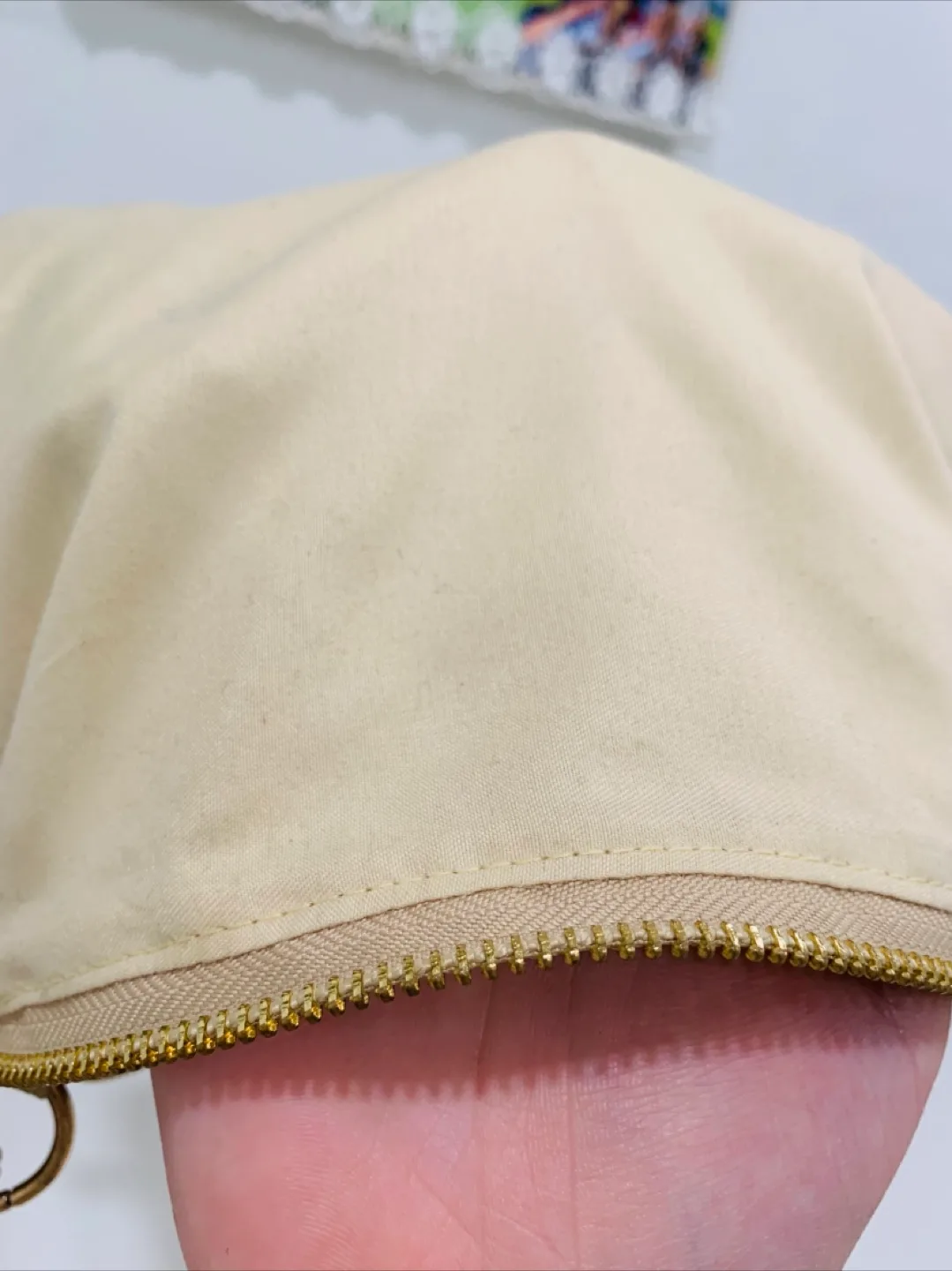 ✨Sparkly gold handbag✨ image indicator(8)