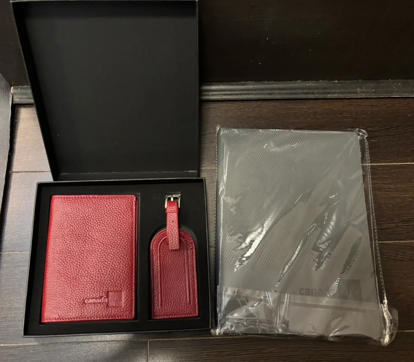 Canada Life Leather Passport Holder & Luggage Tag Set - NEW thumbnail