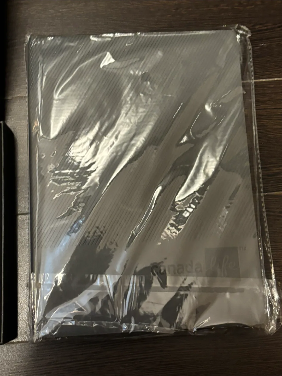 Canada Life Leather Passport Holder & Luggage Tag Set - NEW image indicator(3)