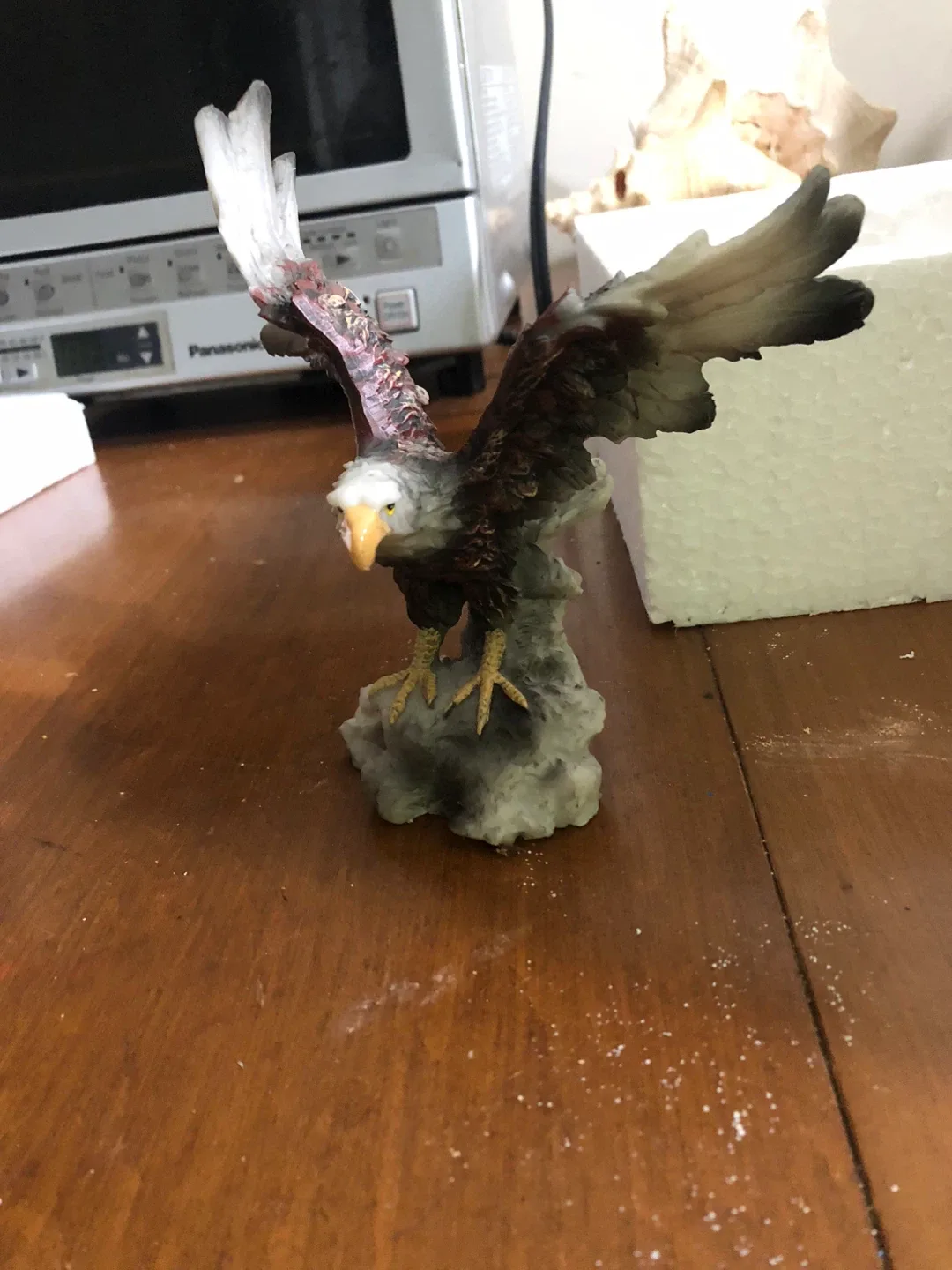 Eagle Figurine image indicator(2)